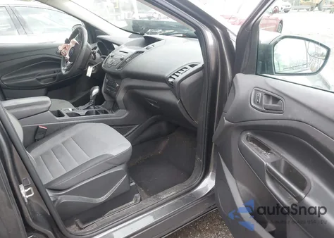 2017 Ford Escape S z USA, uszkodzony, nr VIN 1FMCU0F7XHUD44280